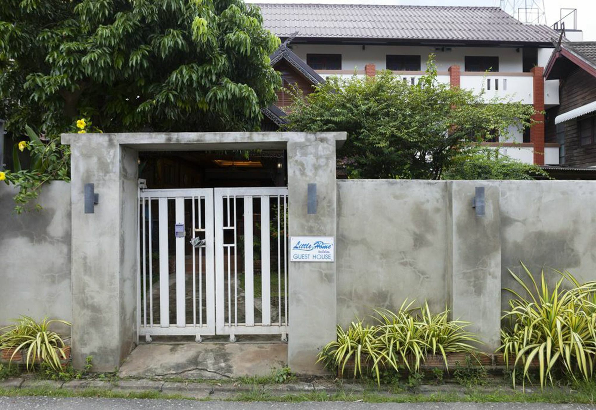 Little Home Guest House 清邁 外观 照片